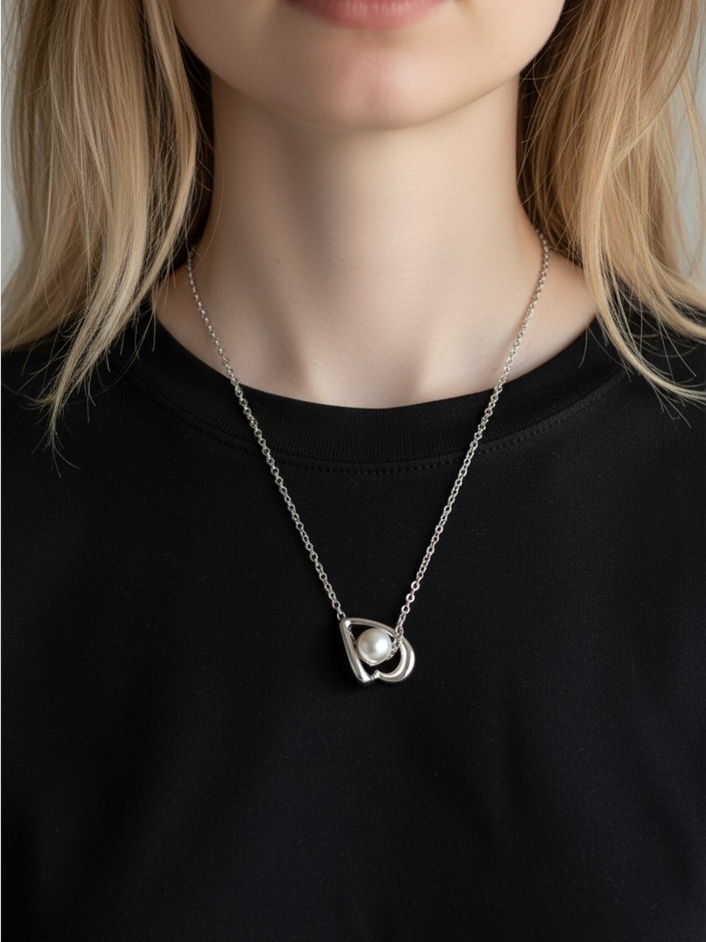 10/16 Sterling Silver Pearl Pendant Necklace - White